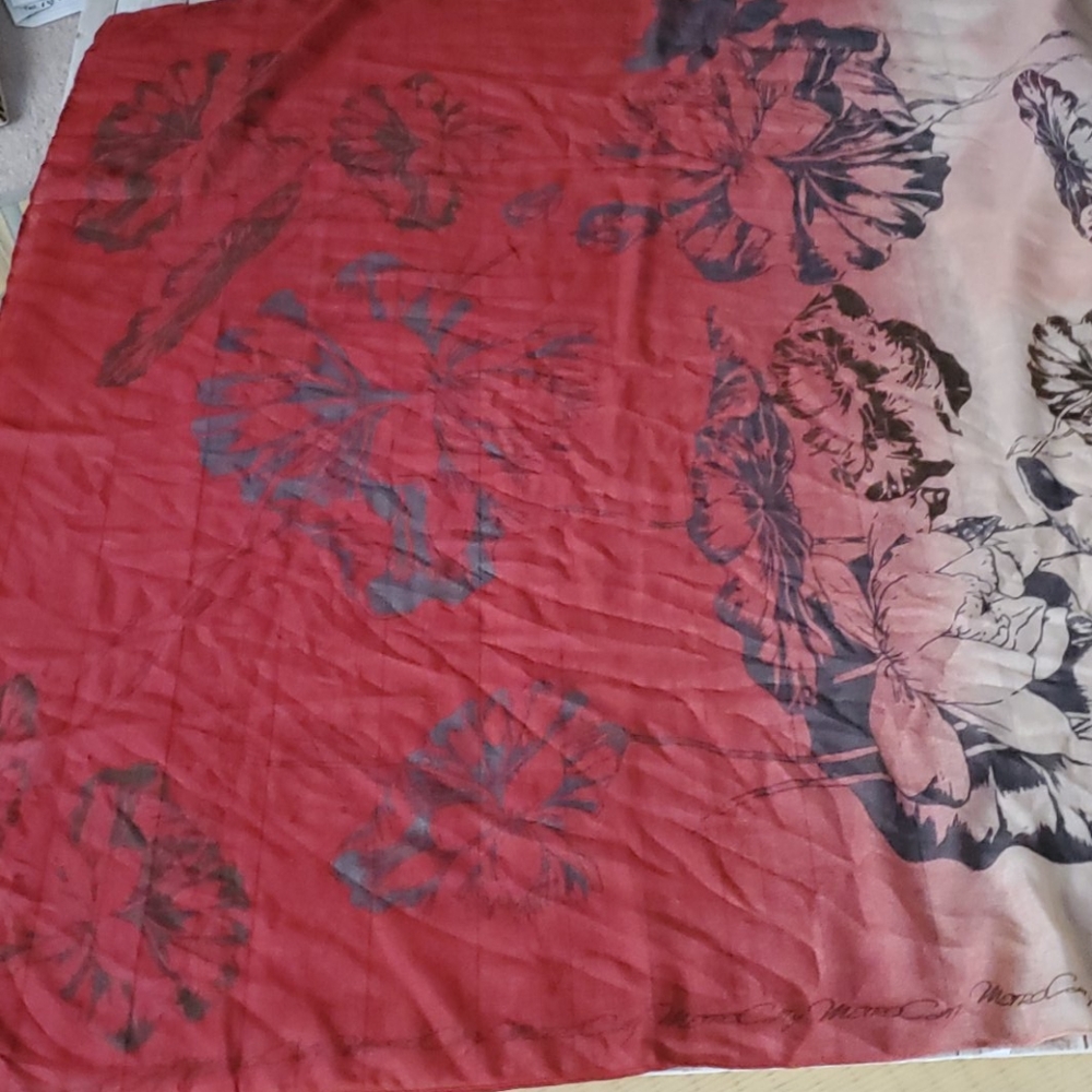 ★Beautiful Scarf/Wrap NWOT!